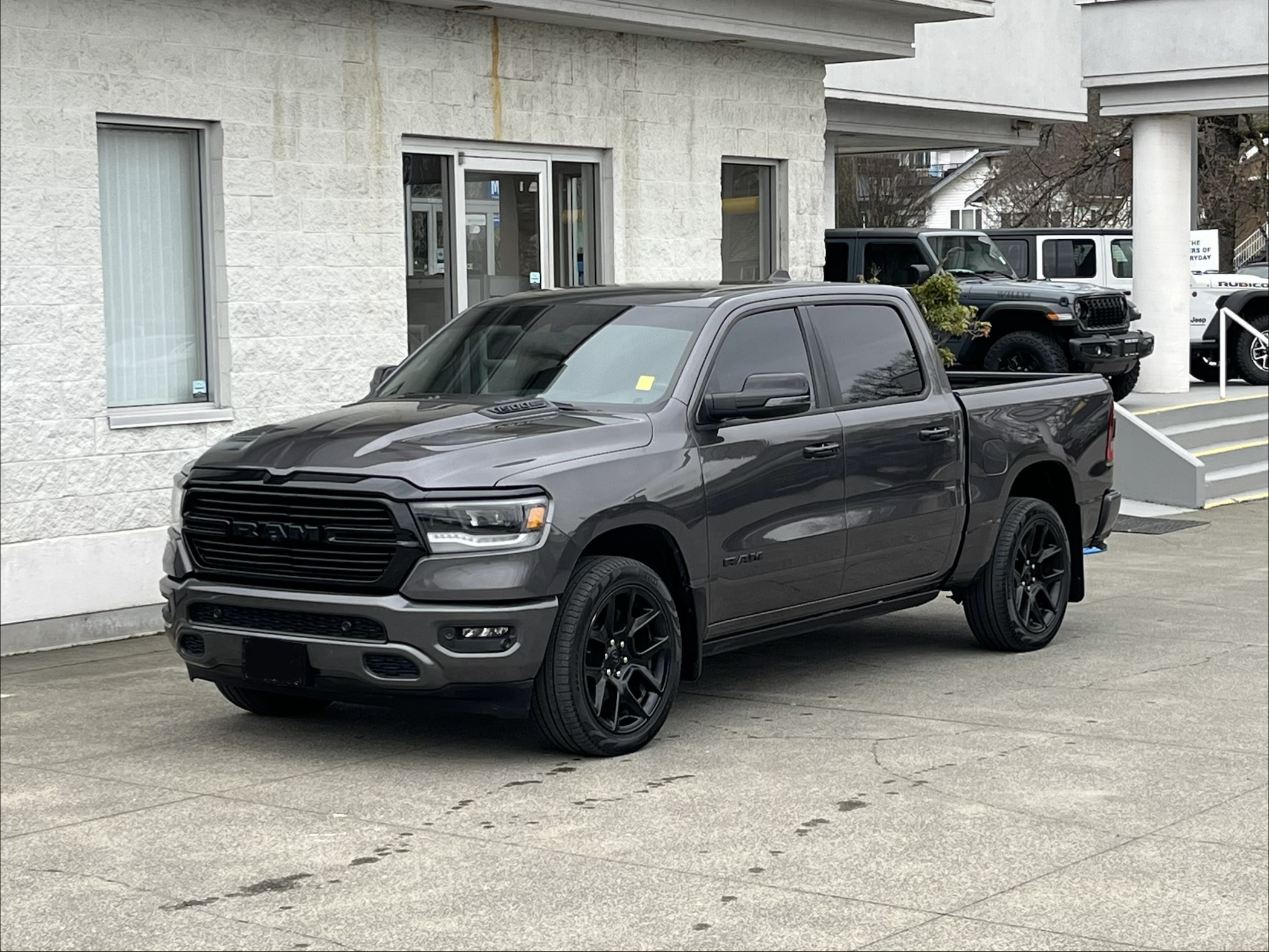 RARE 2024 RAM LARAMIE +HEMI +GT +Night